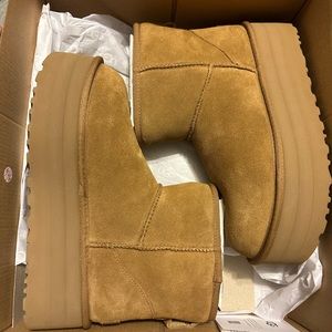 BRAND NEW UGG MINI PLATFORM